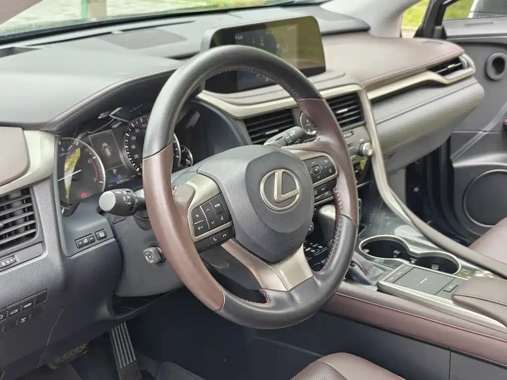 Lexus RX 2022