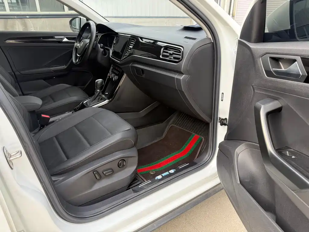 Volkswagen T-Roc 2022 — фото 8