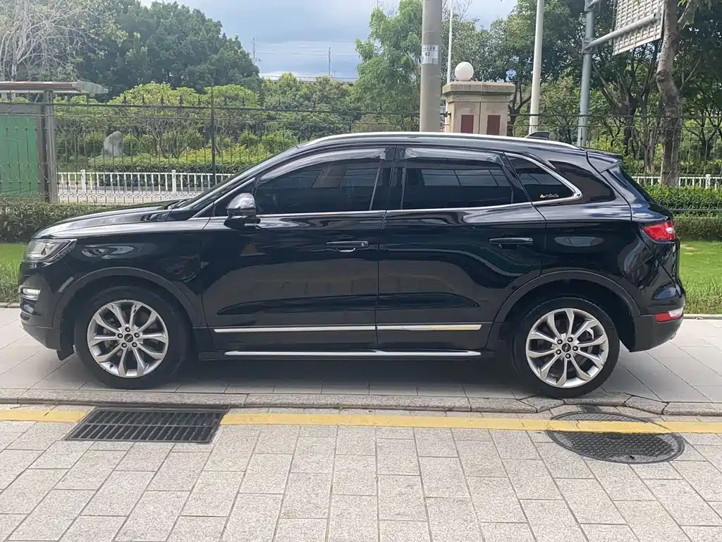 Lincoln MKC 2016
