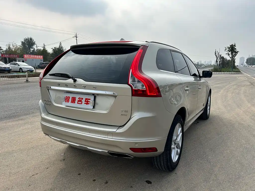 Volvo XC60 2016 — фото 12