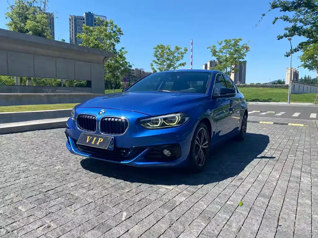 BMW 1 Series 2018 — фото 1