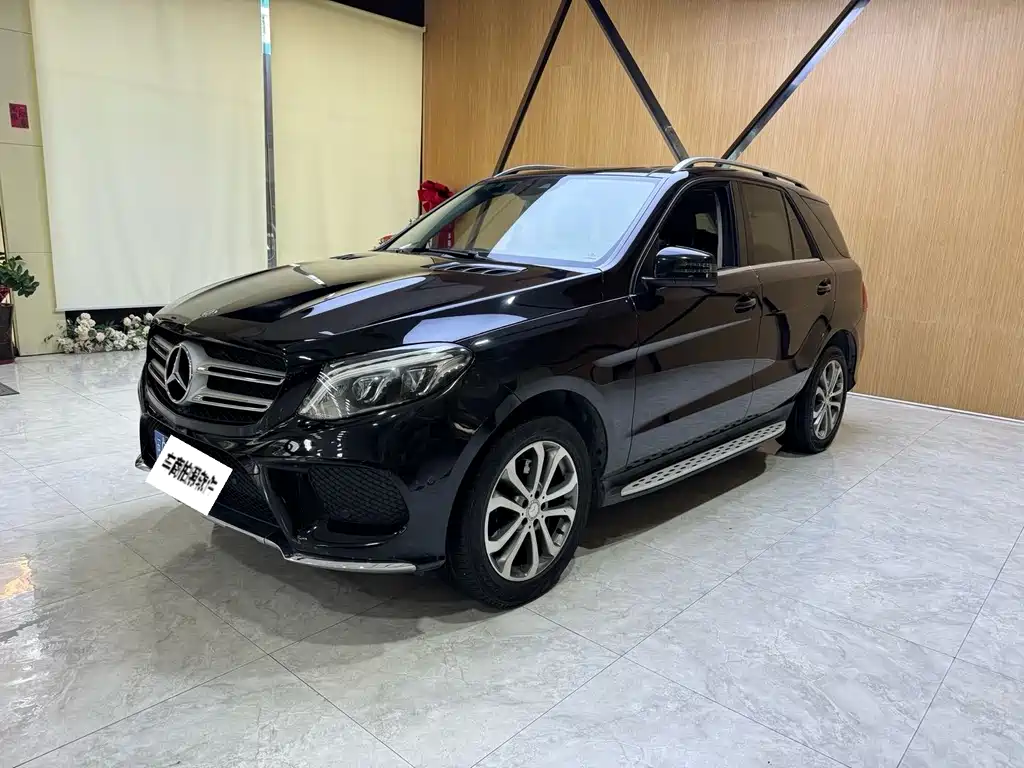 Mercedes-Benz GLE 2017 — фото 1