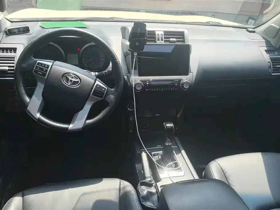 Toyota Prado 2017 — фото 12