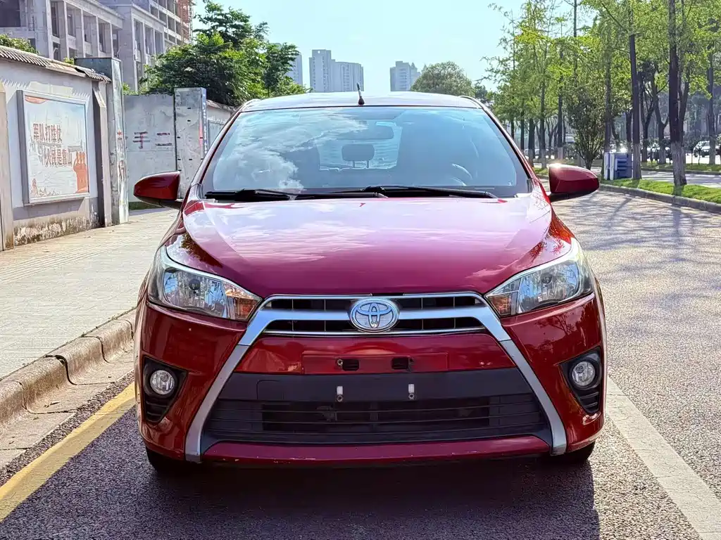 Toyota Yaris L 2014