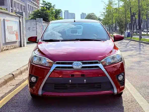 Toyota Yaris L 2014