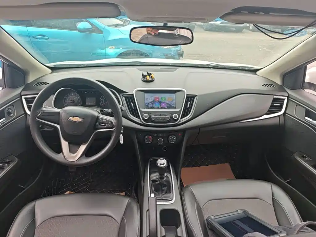 Chevrolet Cavalier 2017 — фото 10
