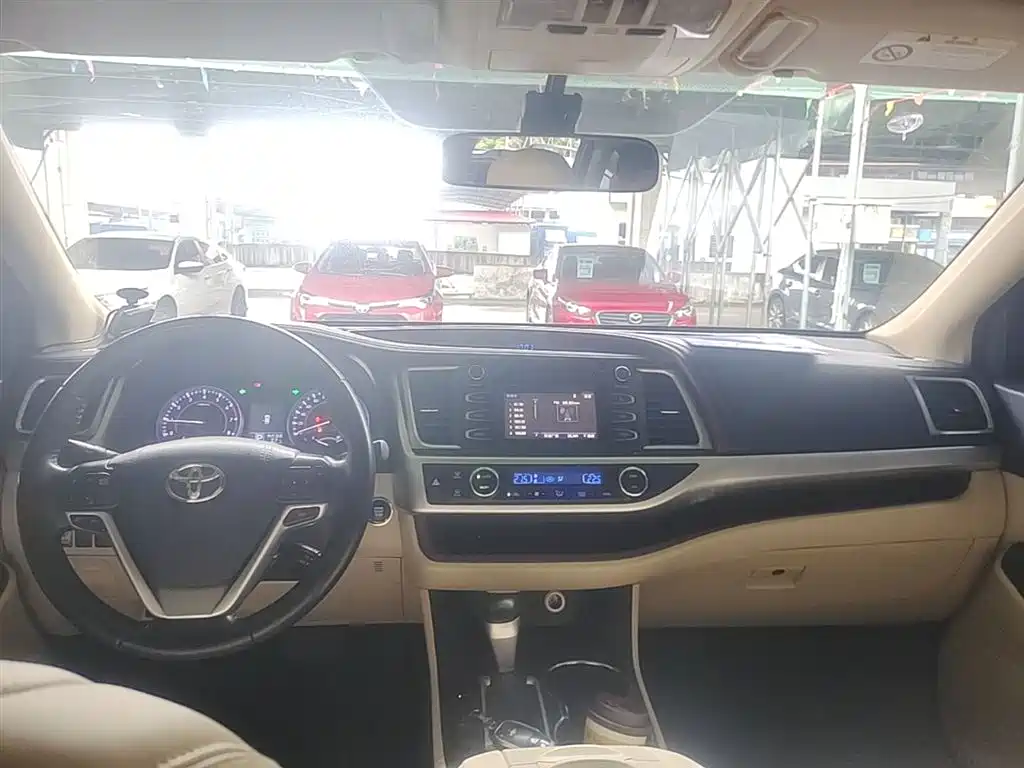 Toyota Highlander 2016 — фото 10