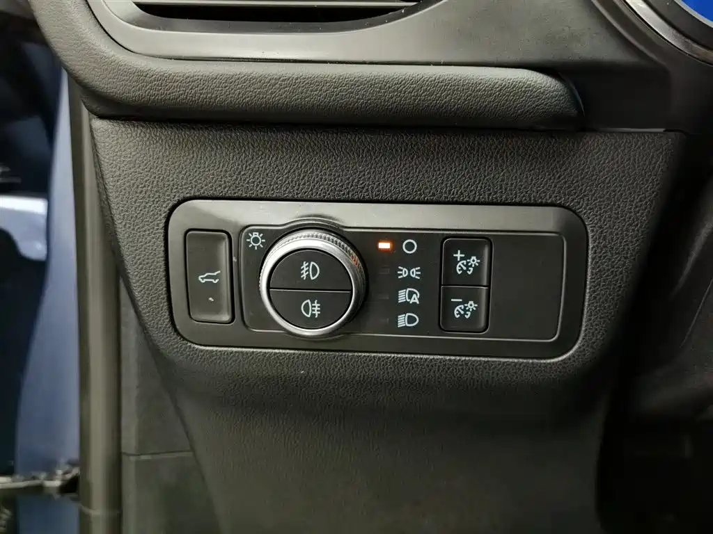 Ford Escape 2020 — фото 21