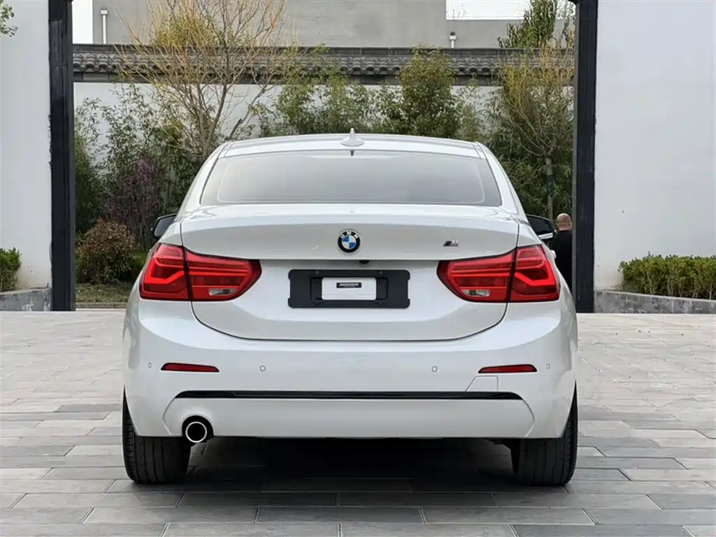 BMW 1 Series 2019 — фото 25