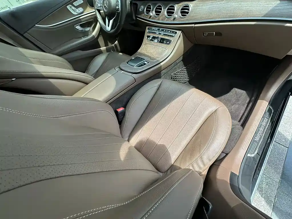 Mercedes-Benz E-Class 2019 — фото 19