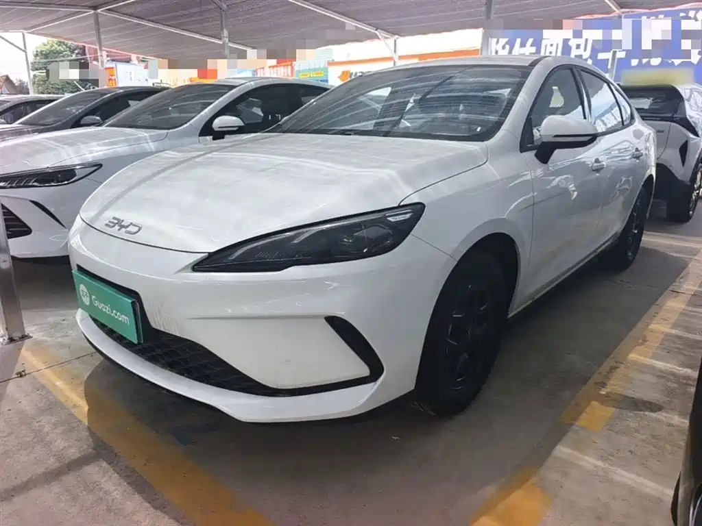 BYD Seal 05 DM-i 2026 — фото 2