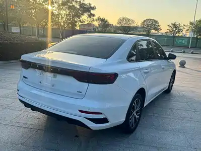 Geely Emgrand 2023