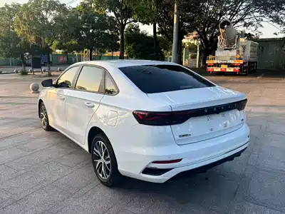 Geely Emgrand 2023