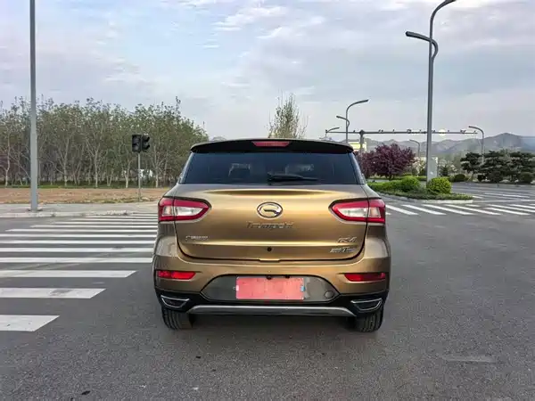 GAC Trumpchi GS4 2015