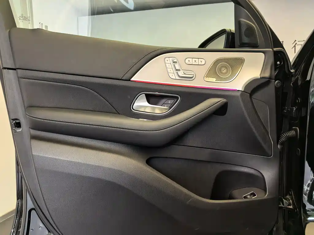 Mercedes-Benz GLE Coupe AMG 2025 — фото 11