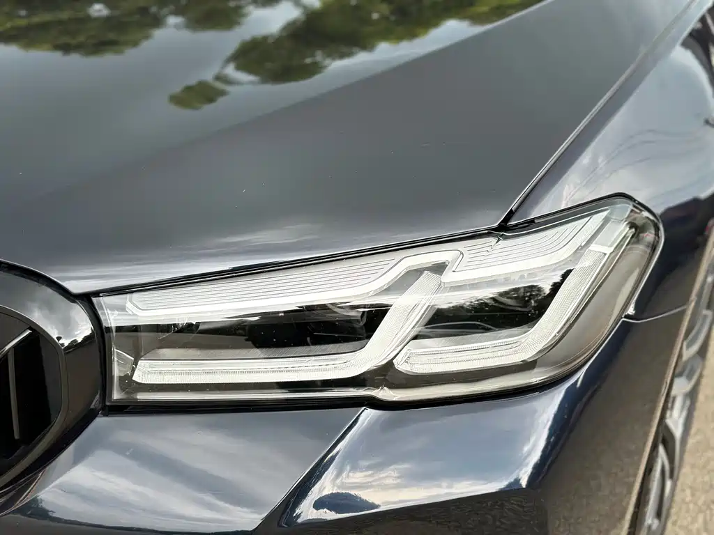 BMW 5 Series 2021
