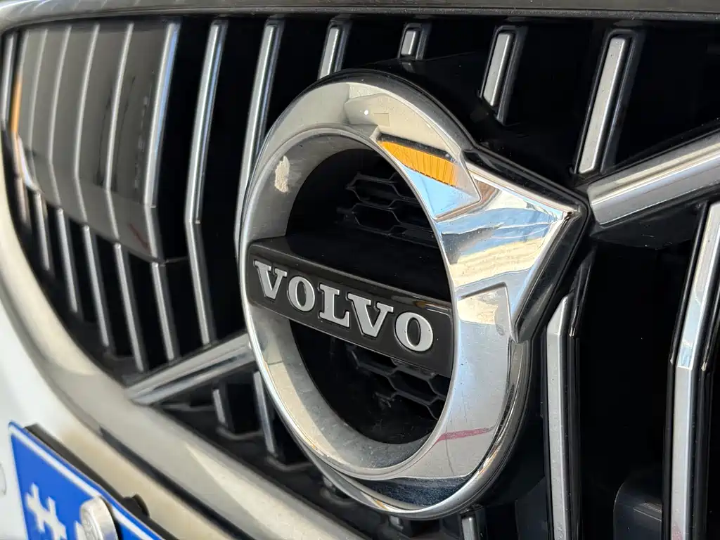 Volvo V40 2017 — фото 15
