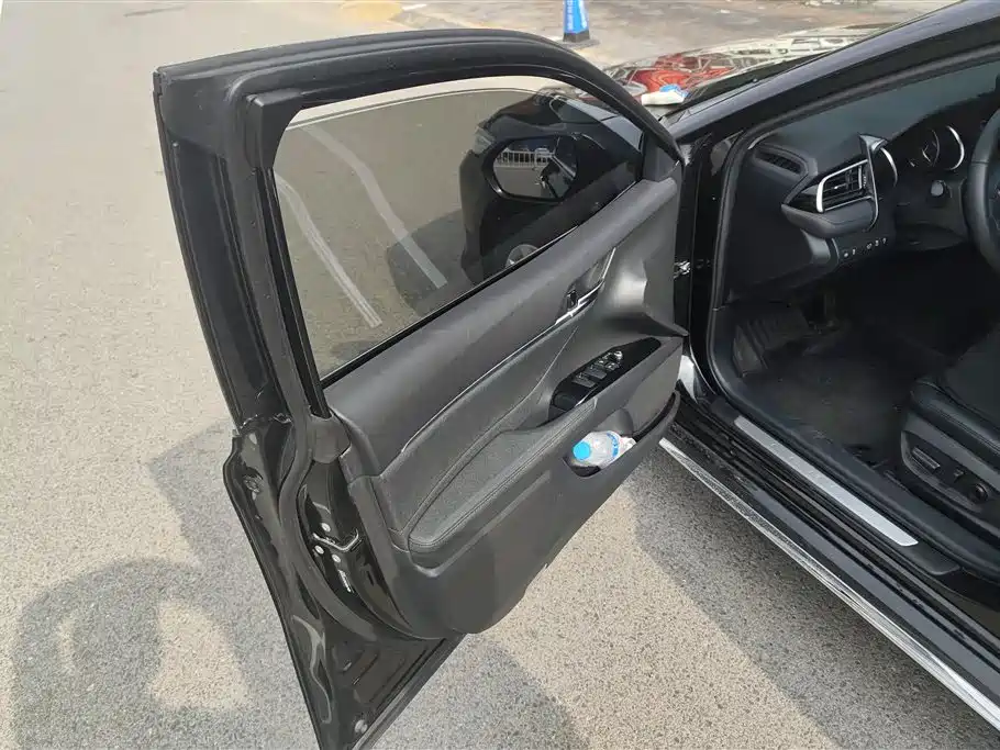 Toyota Camry 2023