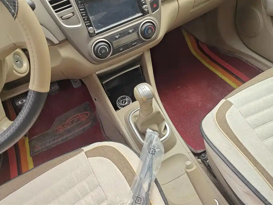 Nissan Sylphy 2017 — фото 16