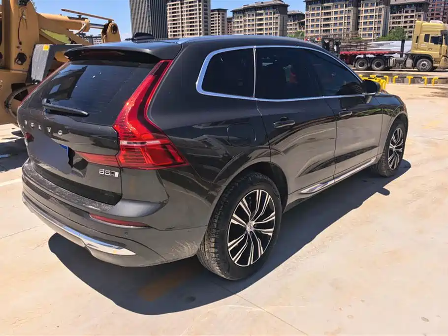 Volvo XC60 2023 — фото 3