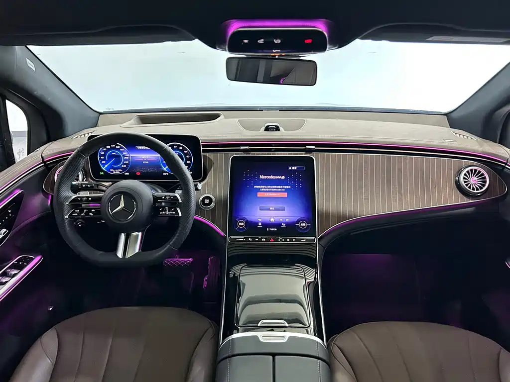Mercedes-Benz EQE SUV 2024 — фото 17