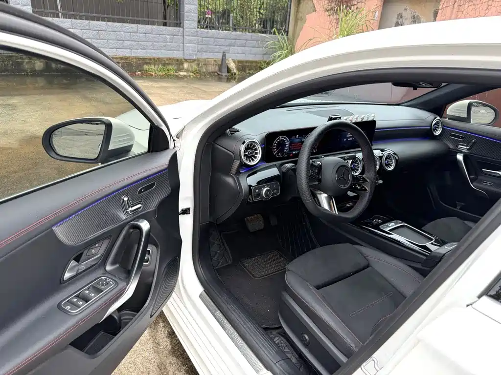 Mercedes-Benz A-Class 2025 — фото 3