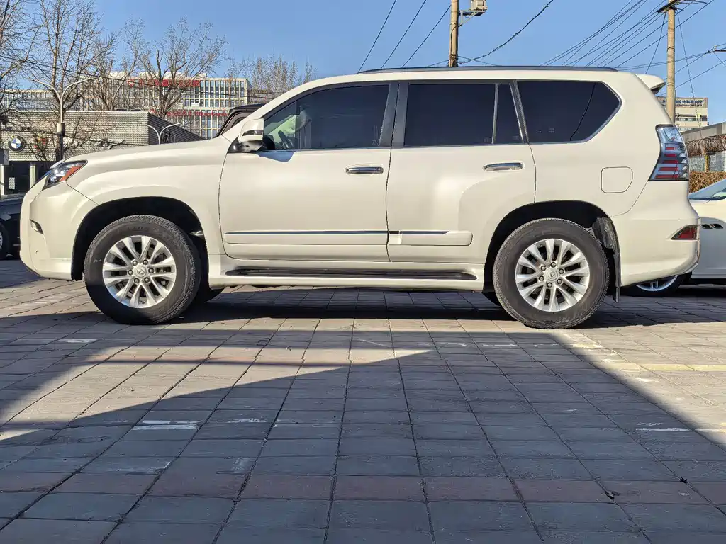 Lexus GX 2016 — фото 16