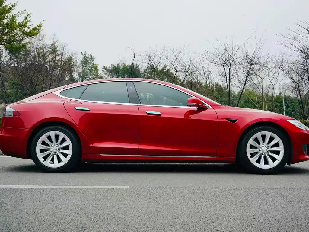 Tesla Model S 2017 — фото 3