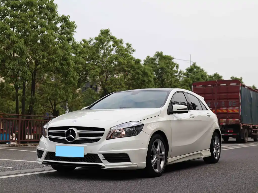 Mercedes-Benz A-Class 2015