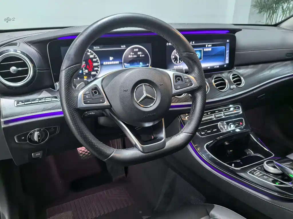 Mercedes-Benz E-Class 2017 — фото 17