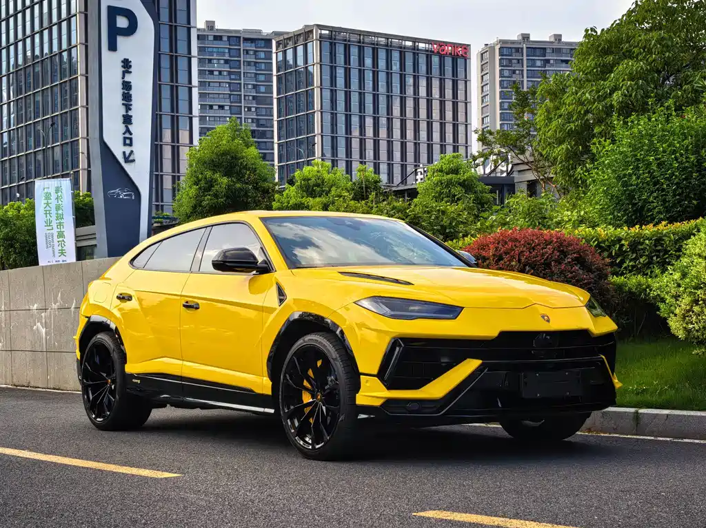Lamborghini Urus 2024 — фото 2