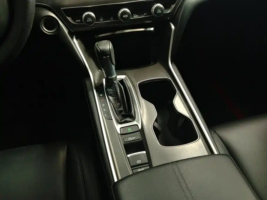 Honda Accord 2022 — фото 16