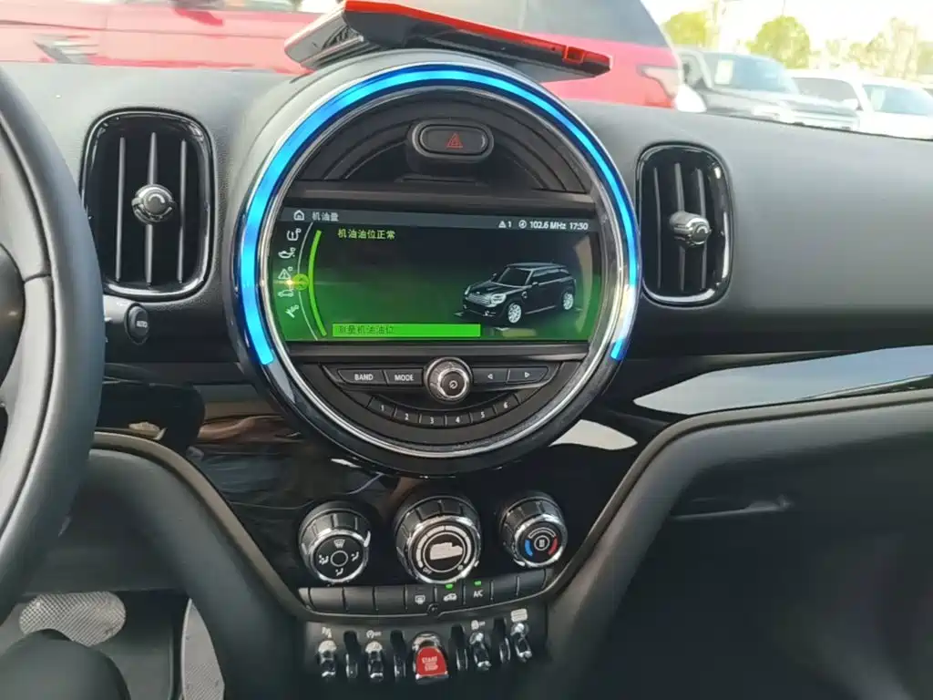 MINI Countryman 2018 — фото 13