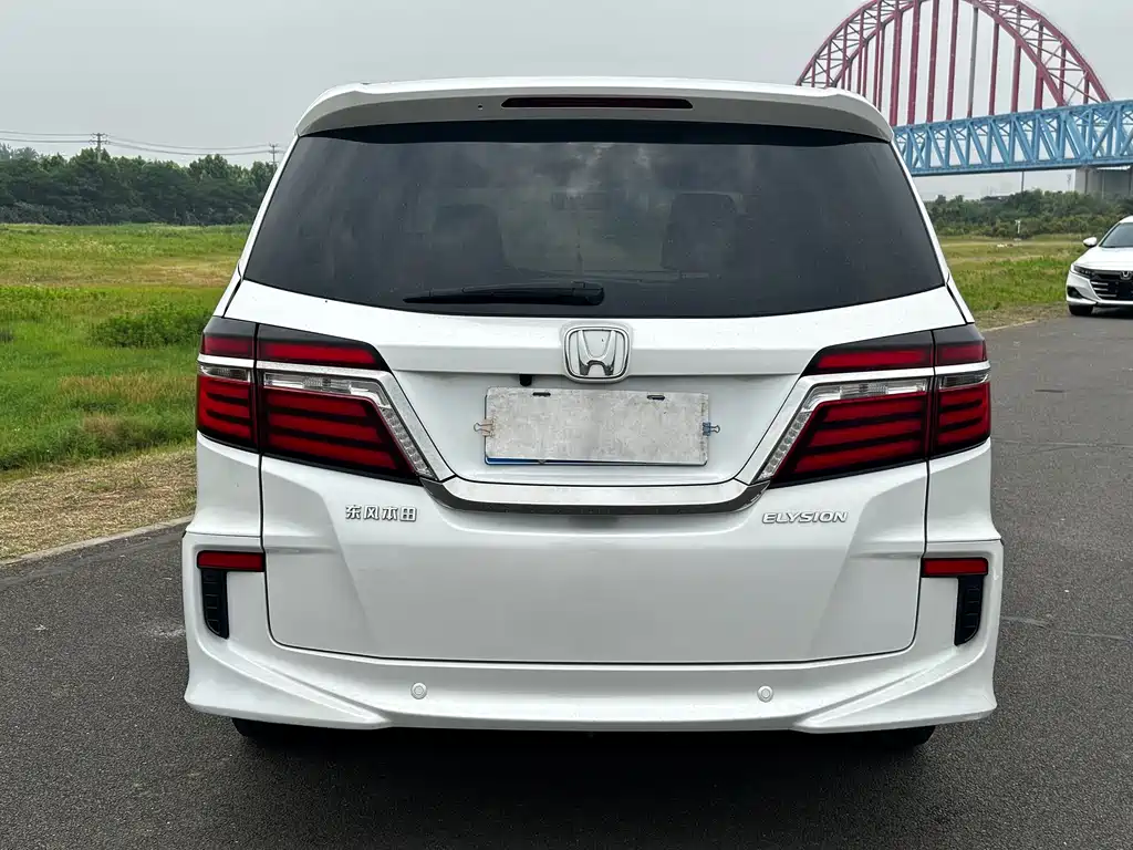 Honda Elysion 2017 — фото 14