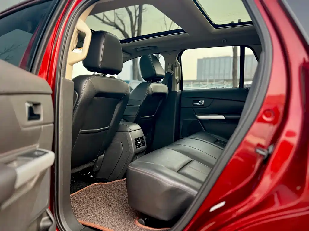 Ford Edge 2015 — фото 26