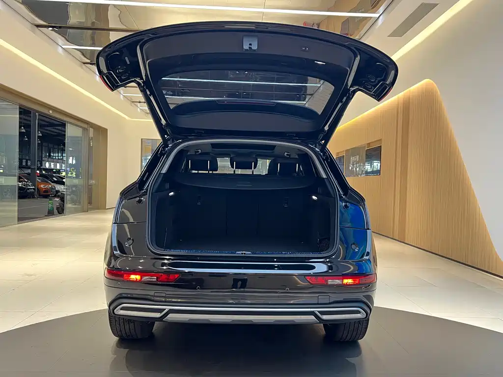 Audi Q5L 2022 — фото 20