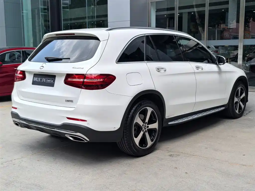 Mercedes-Benz GLC 2018 — фото 11