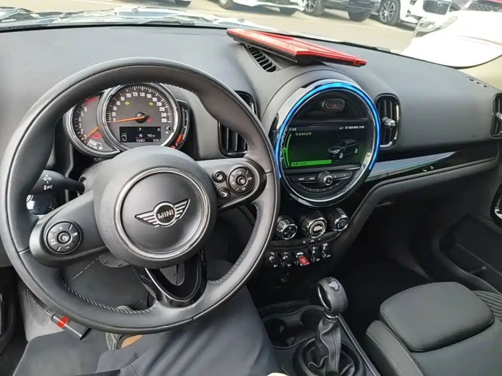 MINI Countryman 2018 — фото 10