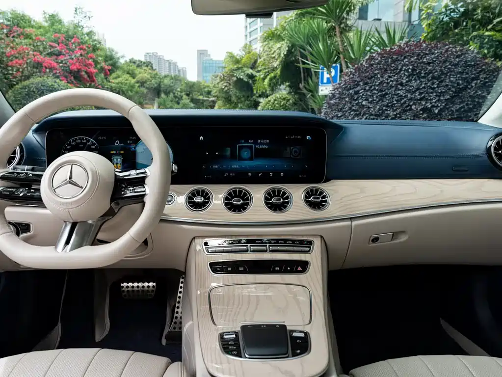 Mercedes-Benz E-Class 2023 — фото 5