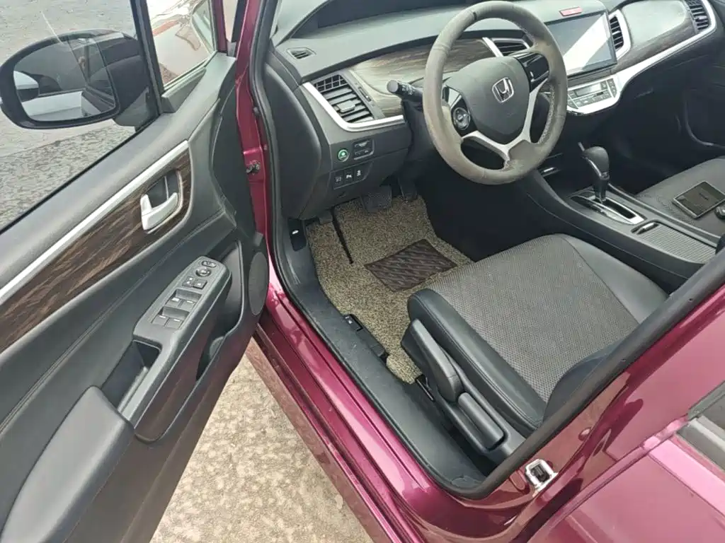 Honda Jade 2017 — фото 16