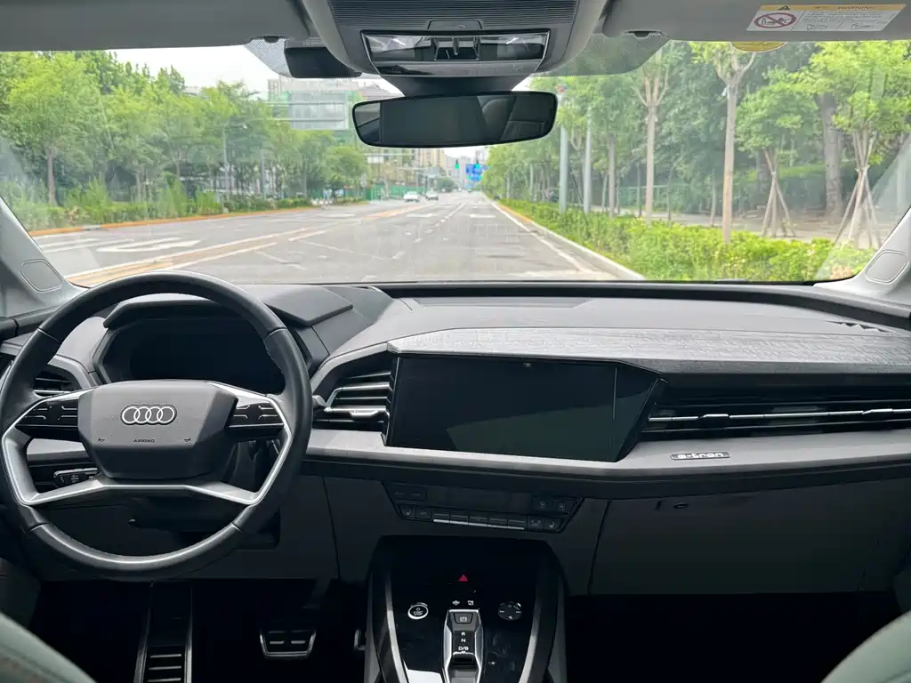 Audi Q5 e-tron 2022 — фото 16