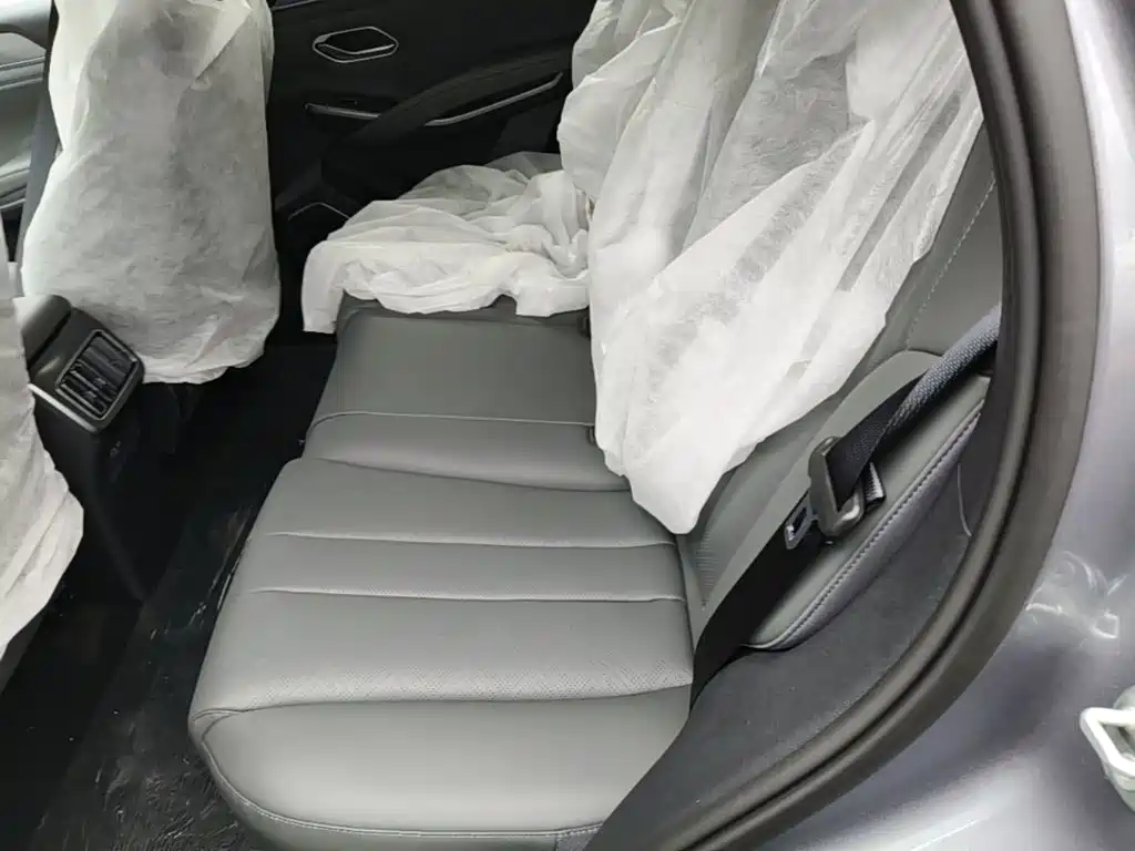 BYD L DM-i 2026 — фото 17