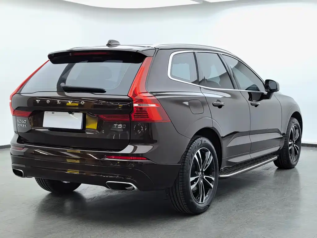 Volvo XC60 2018 — фото 4