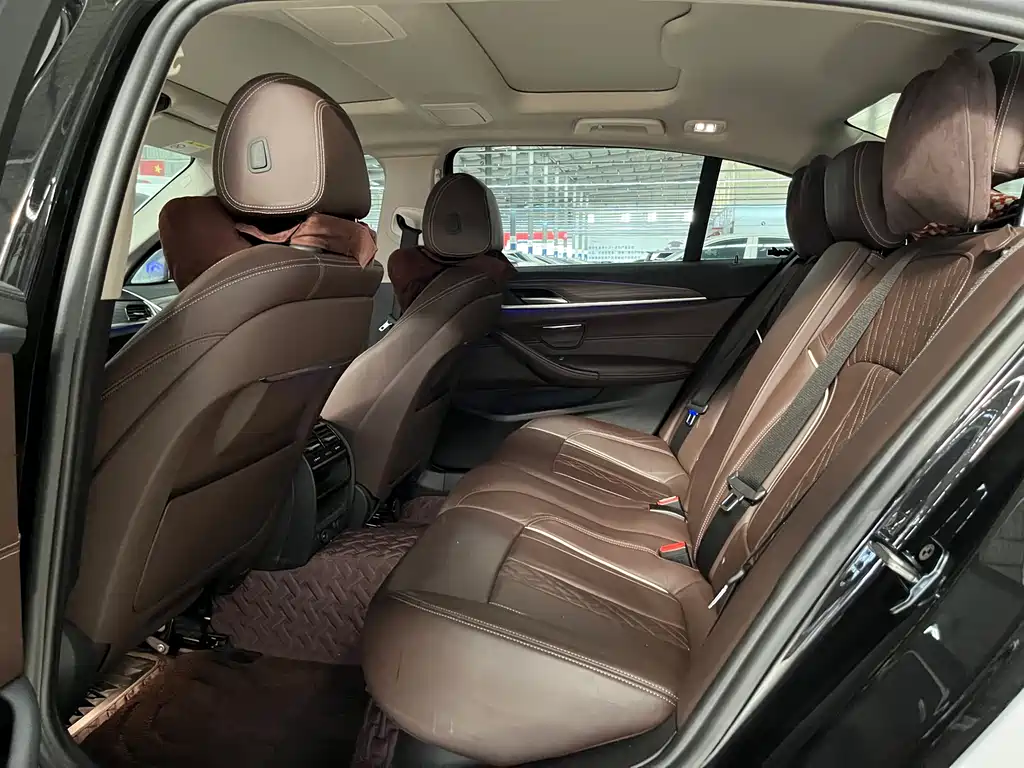 BMW 5 Series New Energy 2019 — фото 12