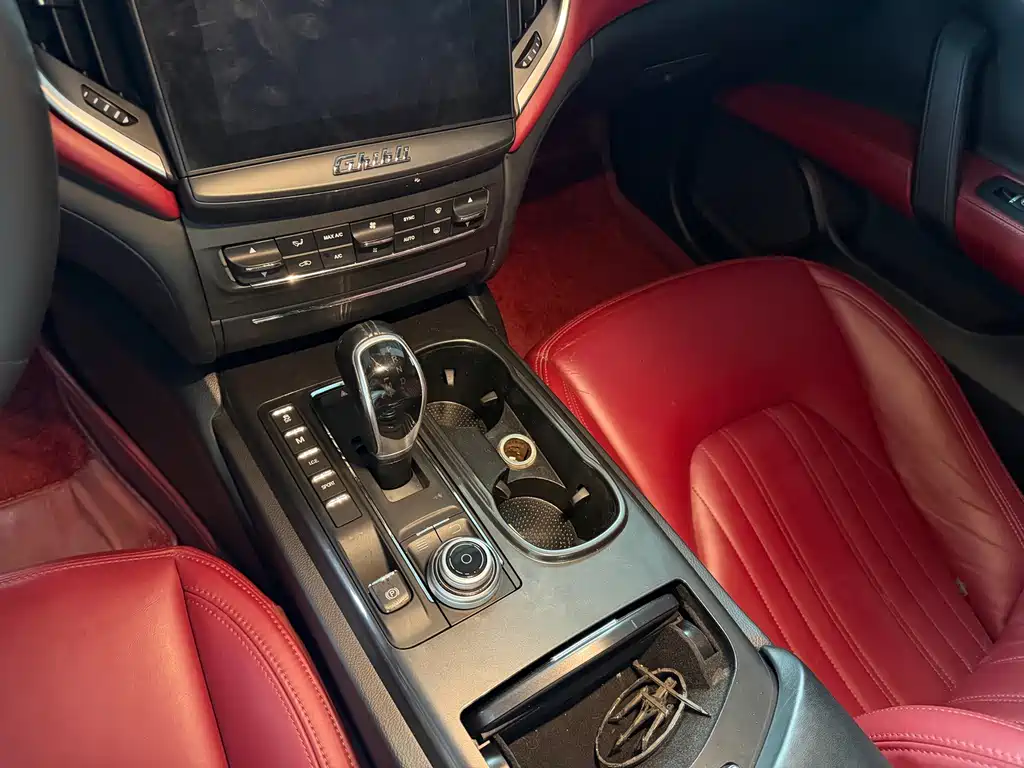 Maserati Ghibli 2017 — фото 10