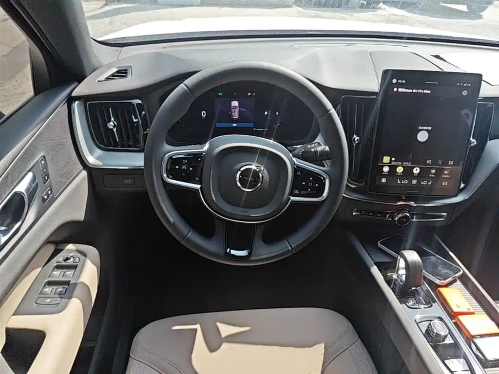 Volvo XC60 2026 — фото 17