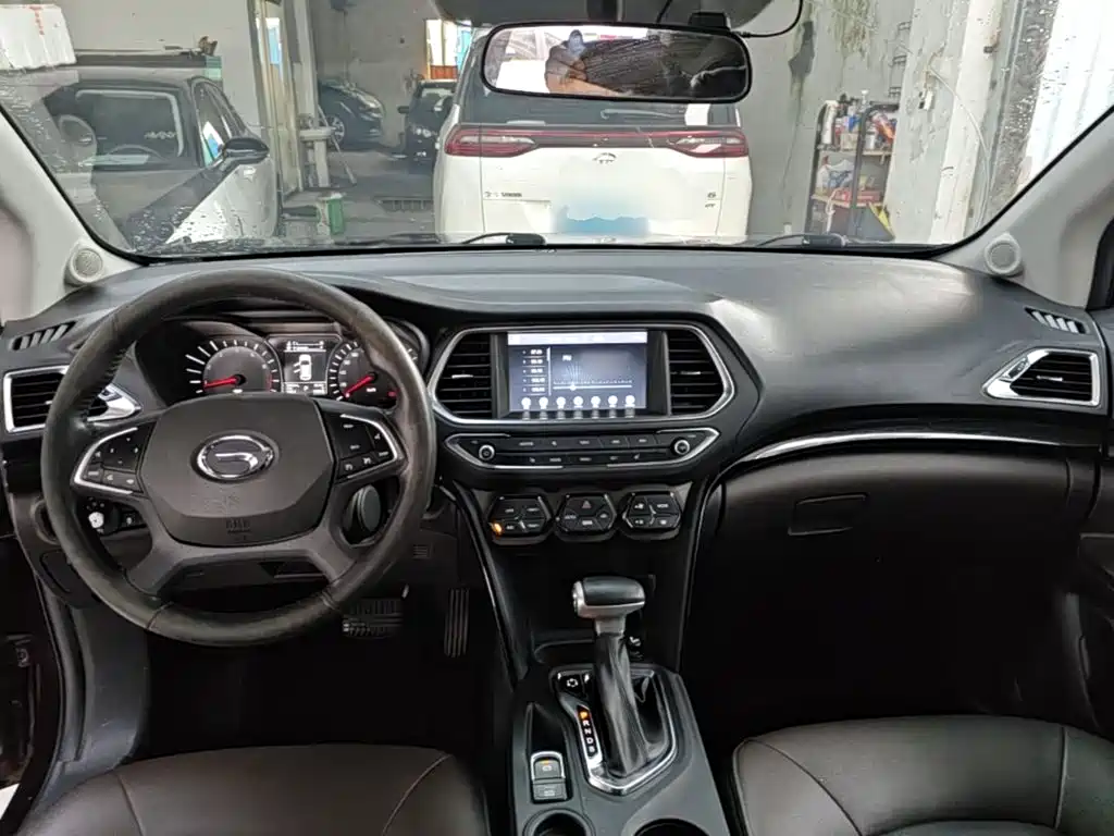 GAC Trumpchi GS4 2016 — фото 10