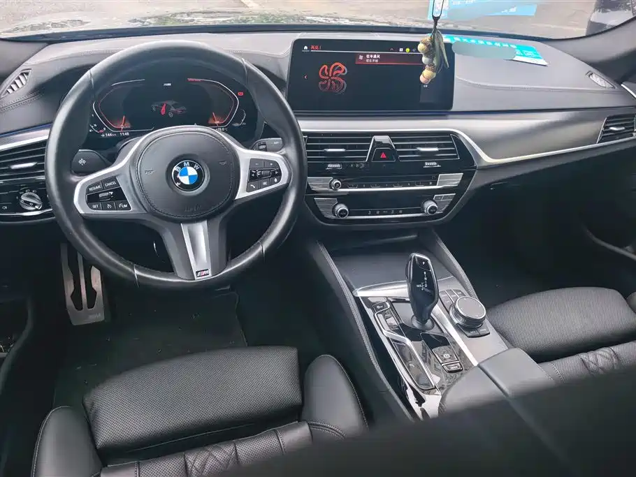 BMW 5 Series 2023 — фото 12