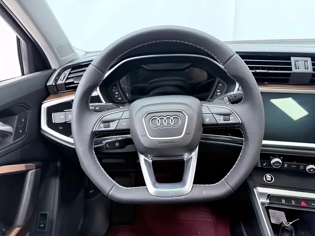 Audi Q3 2022 — фото 12