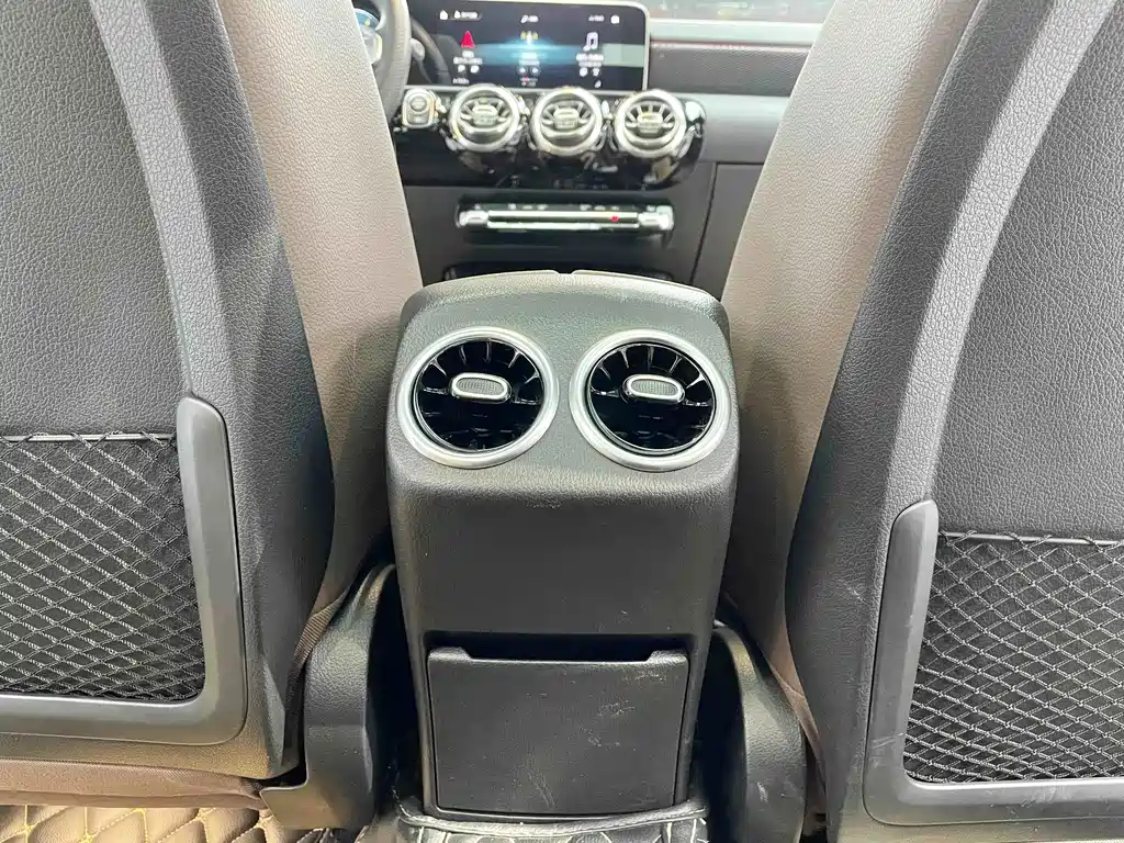 Mercedes-Benz A-Class 2020 — фото 13